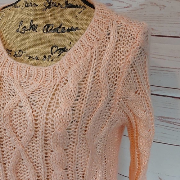 H&M light peach knit sweater size medium - Picture 3 of 9